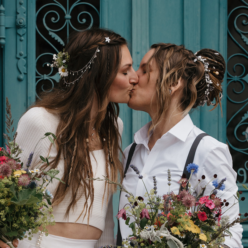 Hochzeit-Frauen Quadrat Hochzeit Kuss
